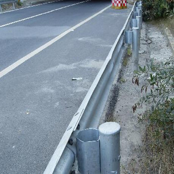 金昌哪里有道路护栏？都有撒规格的？金昌道路护栏