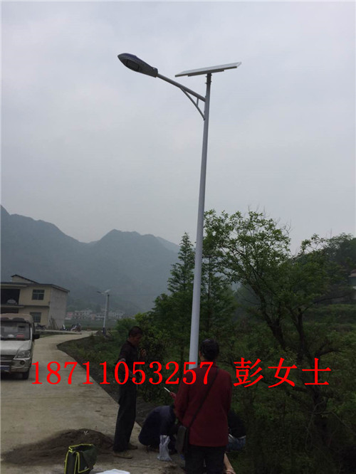 湖南长沙浏阳太阳能LED路灯厂家浏阳太阳能路灯价格
