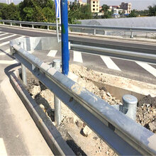 惠州生产厂供应高速公路波形护栏东莞河源交通设施护栏图片