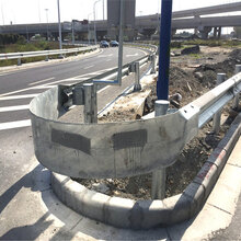 佛山镀锌板交通设施安全防护广州深圳高速公路波形护栏图片