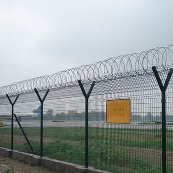 金欄廠家生產(chǎn)機(jī)場(chǎng)護(hù)欄Y型護(hù)欄隔離護(hù)欄網(wǎng)