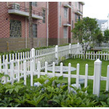 珠海艺术护栏绿化带护栏马术围栏PVC围墙护栏环保免维护