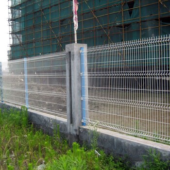 廣東佛山飛機(jī)場(chǎng)護(hù)欄網(wǎng)鐵路隔離柵園林綠化柵欄橋梁防拋網(wǎng)