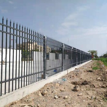 广东惠州别墅花园景观设计围栏园林栅栏美观大方使用寿命长操场护栏网