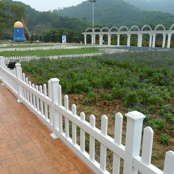 广东清远pvc塑料护栏厂市政围挡韧性强内蒙古赛马马术围栏