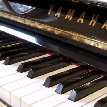 钢琴怎样弹出好听的音色？