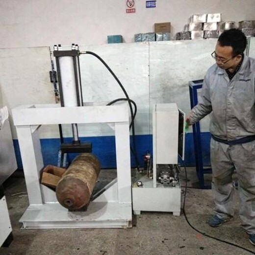 上海15公斤煤气罐完全压扁机设备,完全压扁设备