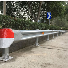 福建漳州波形护栏波形梁护栏材料供应与安装
