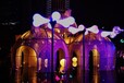 連云港燈光秀是由LED燈帶、彩虹燈管發光材料從而達到更加絢爛奪目的廣告效