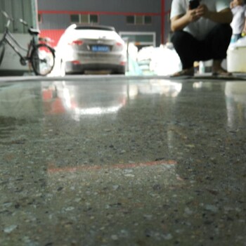深圳市寶安倉庫水泥地面鋼化處理、水泥地面打磨翻新