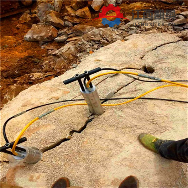 吉林丰满新开石器劈裂棒制造商挖桩岩石劈裂机效果如何