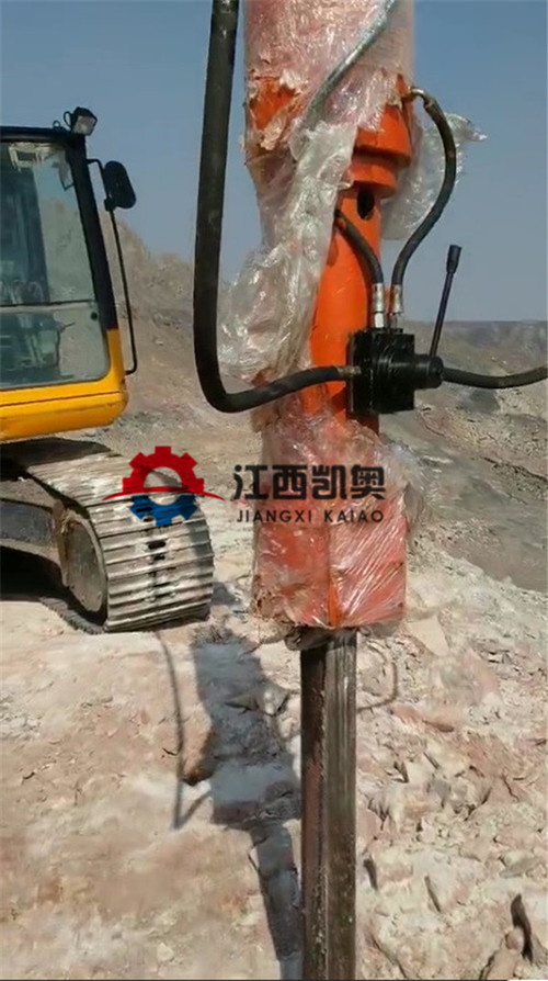 昭通巷道劈山器配在挖机上使用的混凝土劈裂机图片