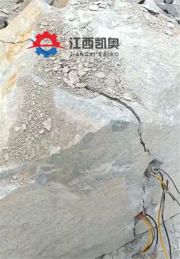 牡丹江开石器土石方劈裂机洞采一天多少米矿山爆裂机