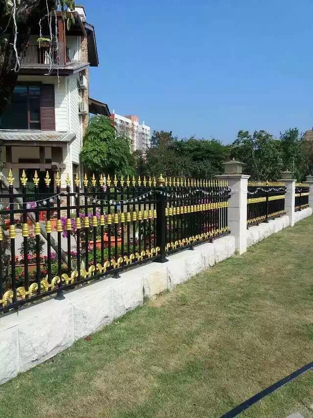 东莞供应庭院围栏铸铝围栏铝合金防护栏图片
