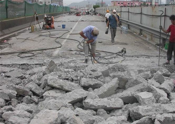 萍乡地基改建破石头器使用