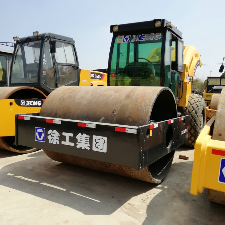 中：宁波二手26吨压路机出售