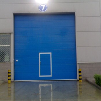 广州越秀区车间大门安装工业提升门的实用性