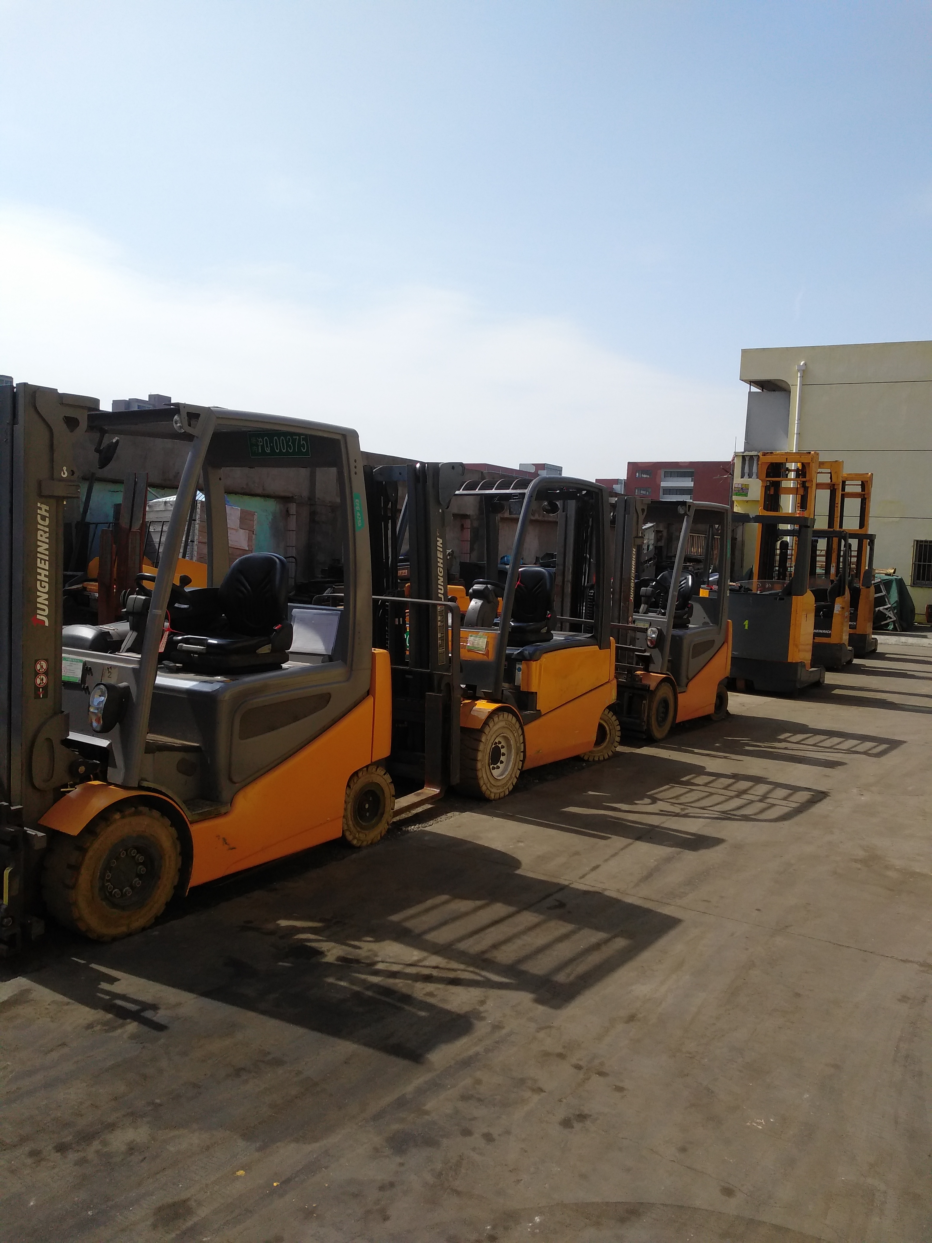 江蘇無錫電動平衡重叉車租賃EFG216上海則軼實(shí)業(yè)有限公司