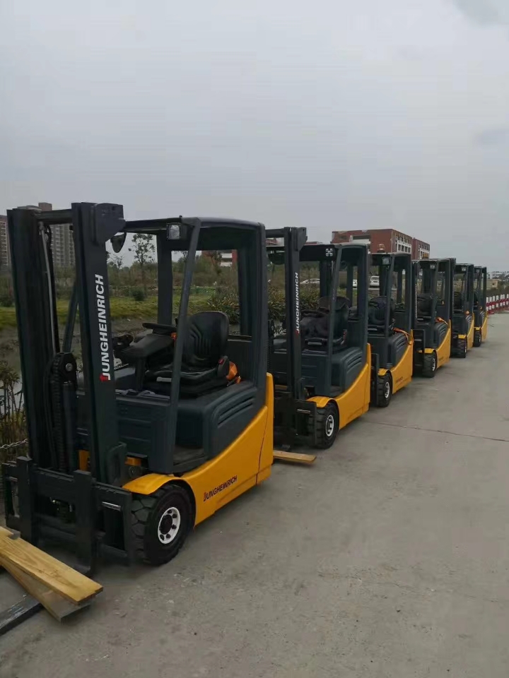 上海崇明電動(dòng)托盤車叉車租賃ERE225上海則軼實(shí)業(yè)有限公司