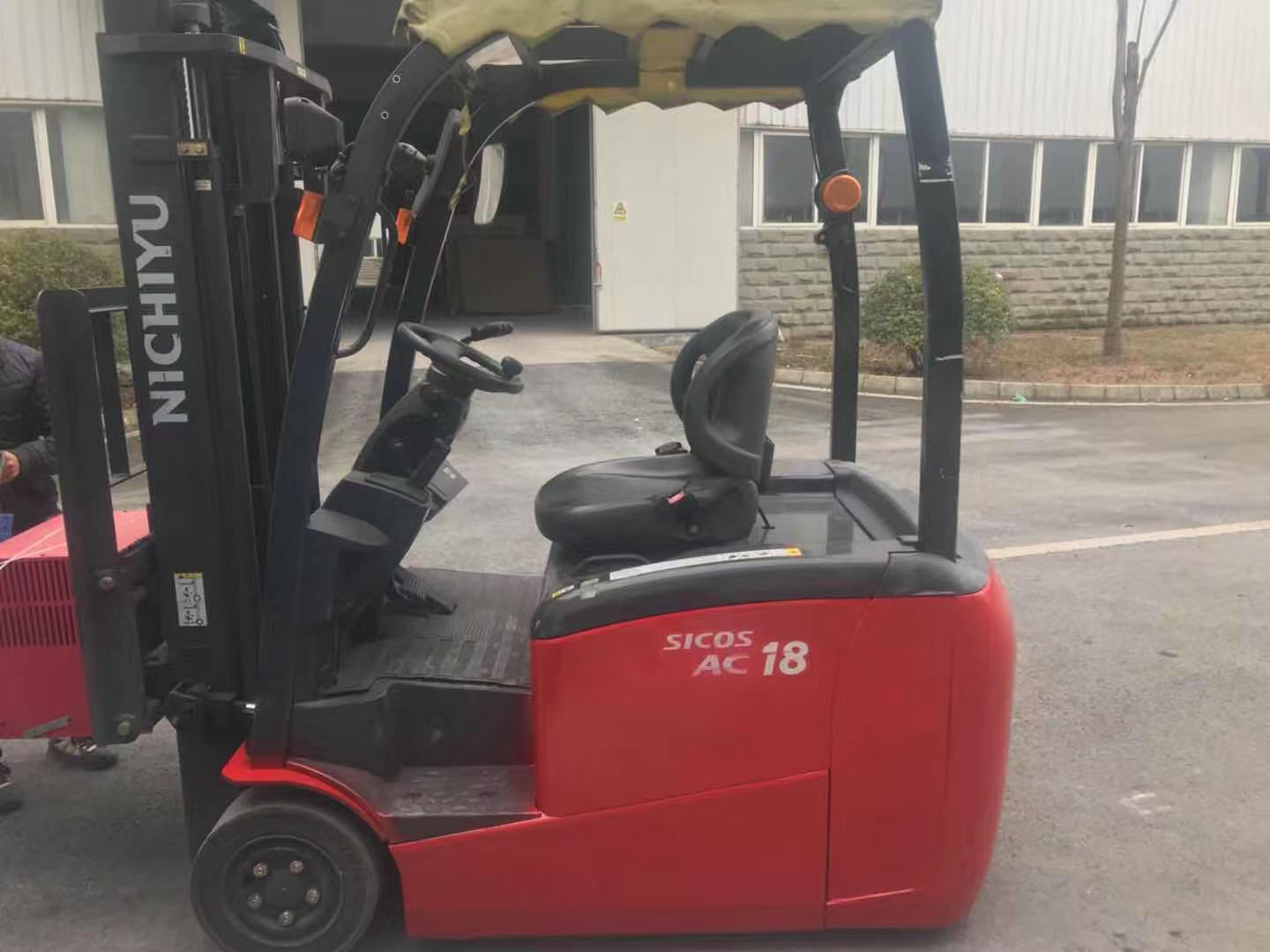 廣州番禺林德高位叉車出租R14上海則軼實業(yè)有限公司