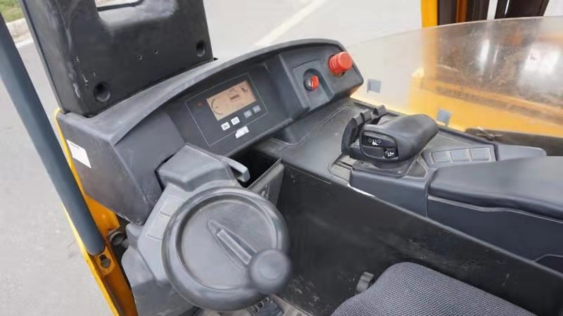蘇州園區(qū)電動叉車租賃24小時售后服務(wù)