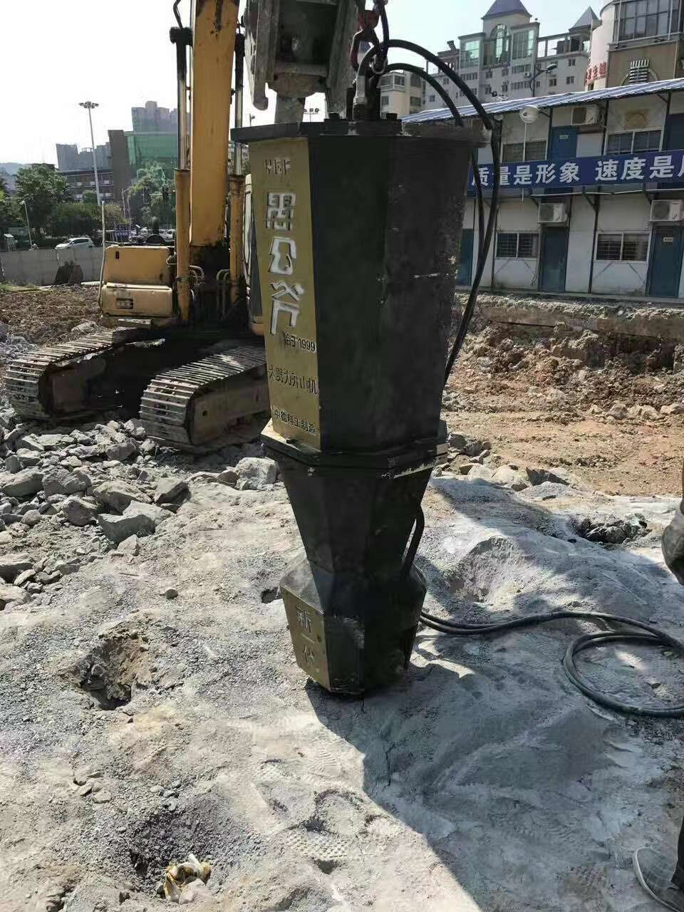 南京土石方基坑挖掘石头劈裂机批发价格