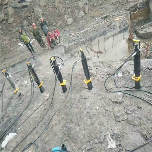 郴州荒料开采液压石头分裂机施工案例