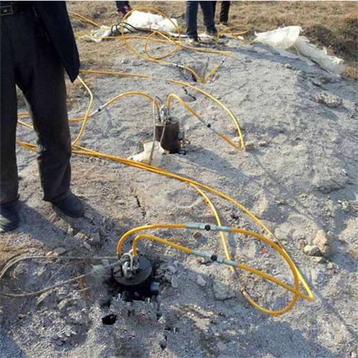 井桩孔桩基坑岩石分裂破碎机器湖北咸宁操作视频