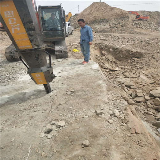 荒料岩石破碎静态爆破开挖石方机械上海卢湾施工案例