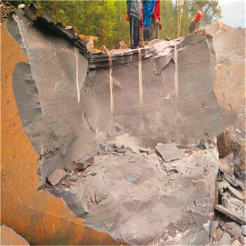 乌兰察布液压岩石破裂机替代二氧化碳施工案例