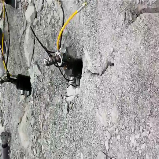 昌吉州地下室开挖破碎硬石头劈裂机操作视频
