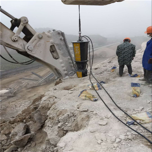 挖深沟石头开采劈裂棒重庆南川一吨开采成本