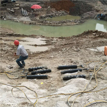 基坑工程破拆硬石头劈裂机新疆喀什售后教学