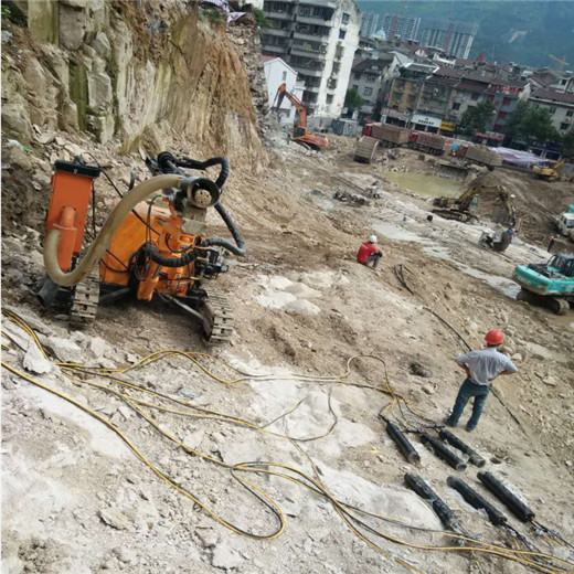 城市石方挖地下室破石头机器山东诸城一天产量