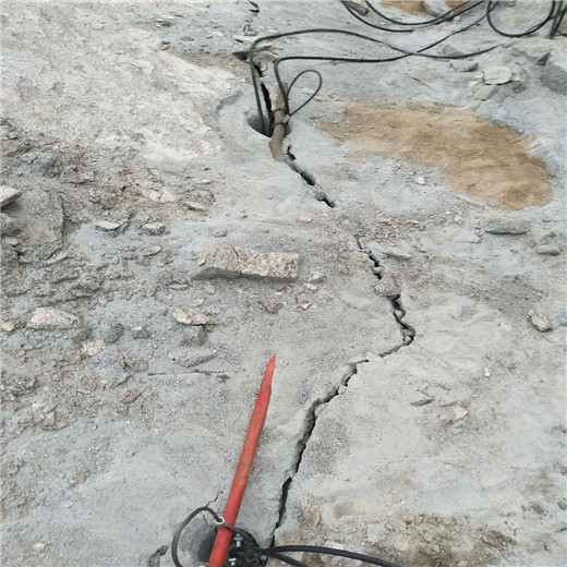 荒料岩石破碎静态爆破开挖石方机械湖北襄阳工程方案