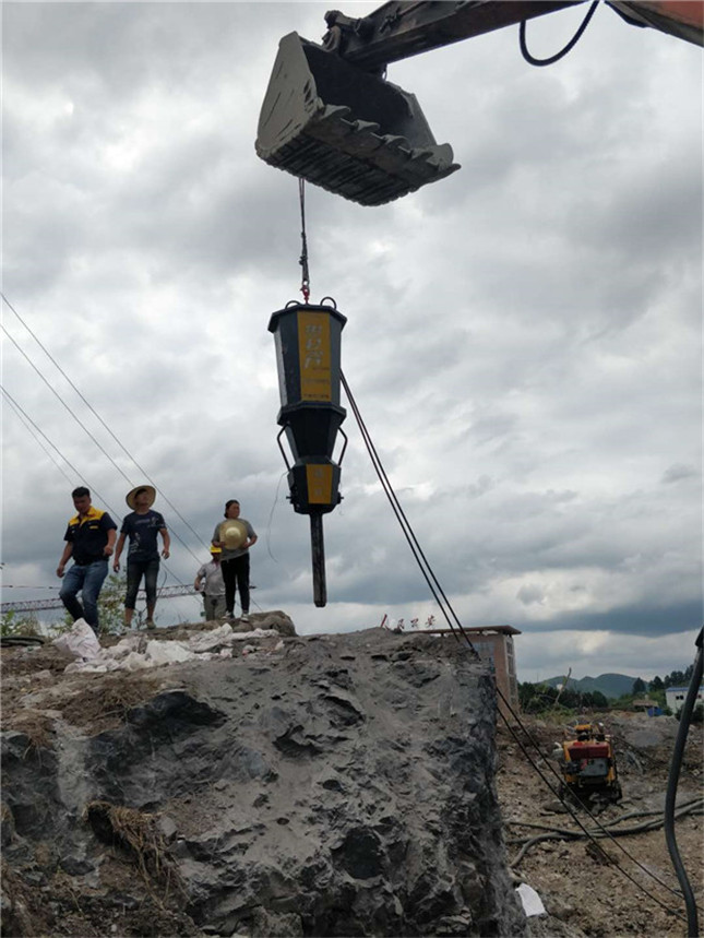 石硫矿山开采代替放炮设备辽宁盘锦施工案例