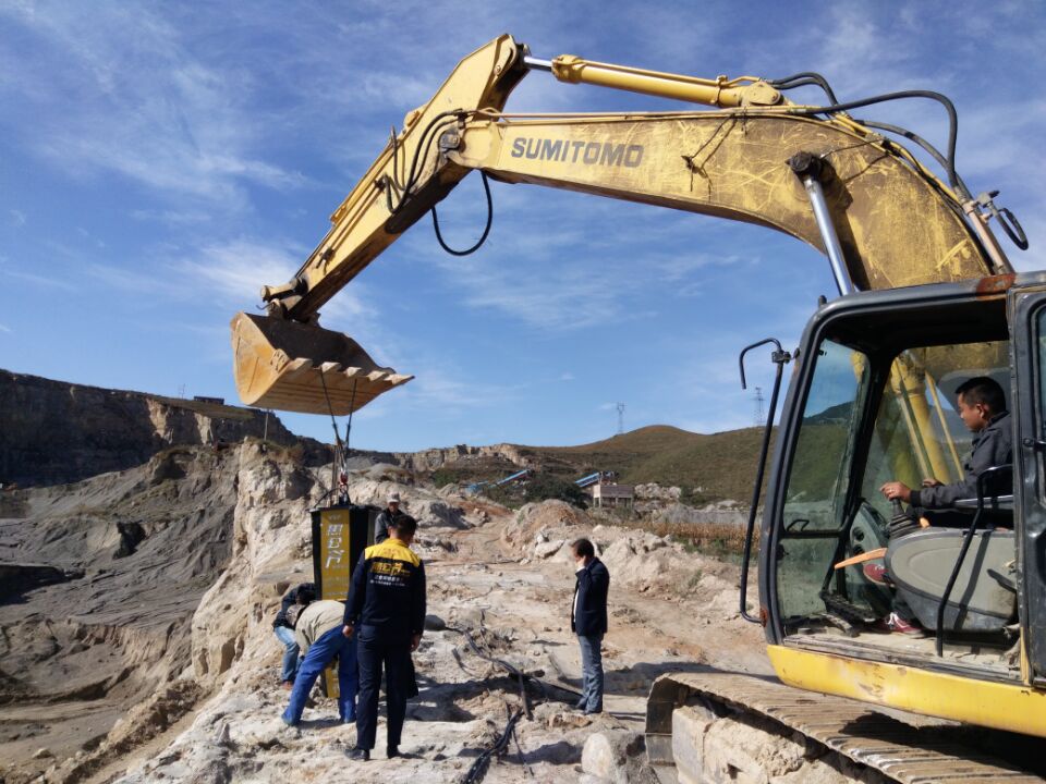 采石头机器设备西藏尼木视频效果