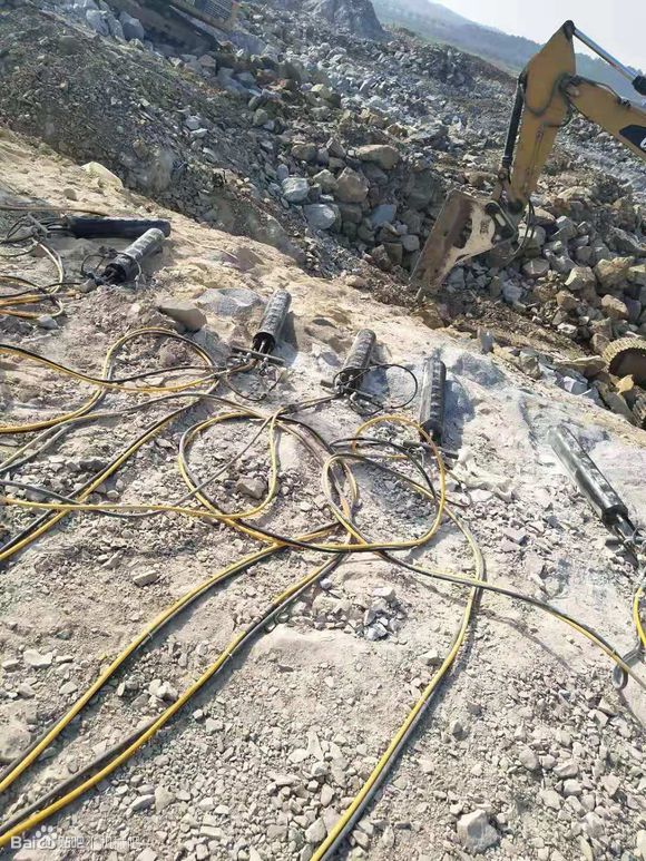 基坑土方开挖施工破石头劈裂机山西潞城