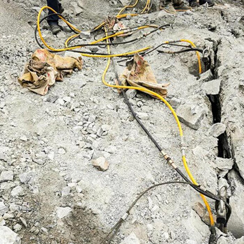 采石场开采大块岩石劈裂机新疆可克达拉价位