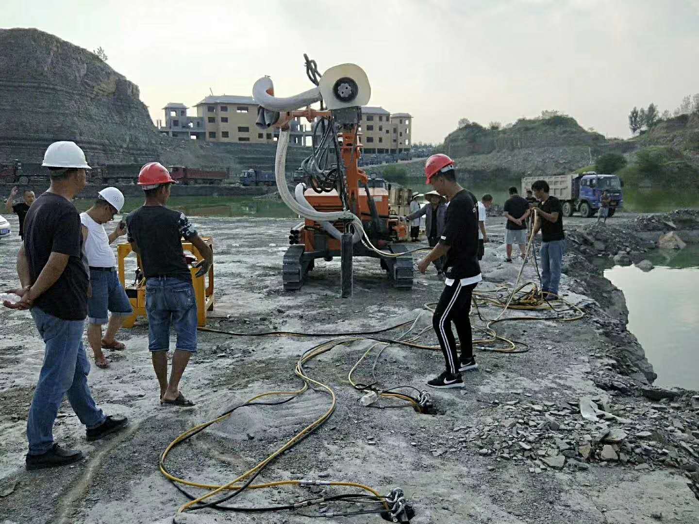 替代风镐便携式快速破石机器设备当地代理商皇姑区