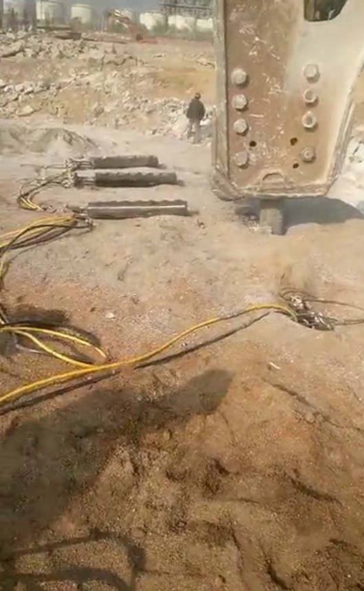 株洲炎陵基坑清理巖石液壓撐石機(jī)廠家供應(yīng)分裂機(jī)