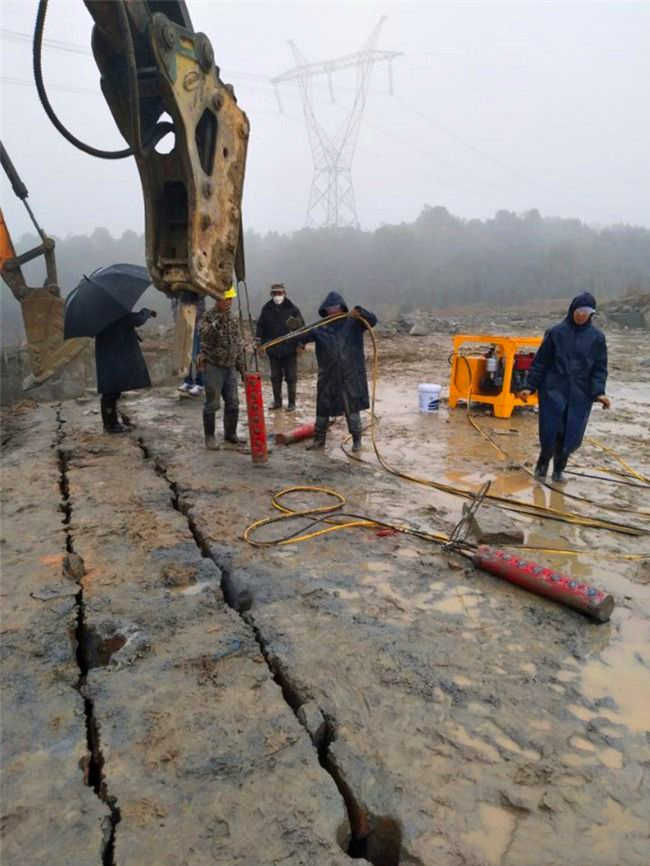 衡水棗強(qiáng)大型巖石破裂機(jī)價(jià)格報(bào)價(jià)