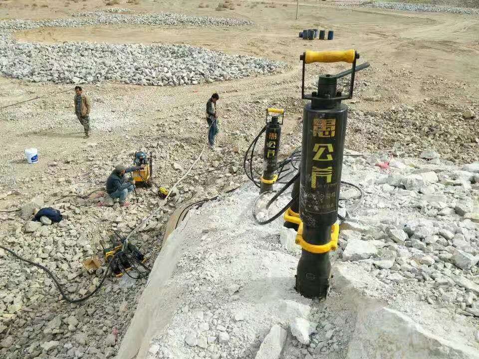 湖北十堰青石礦山什么機器可以開采不易損壞破石機