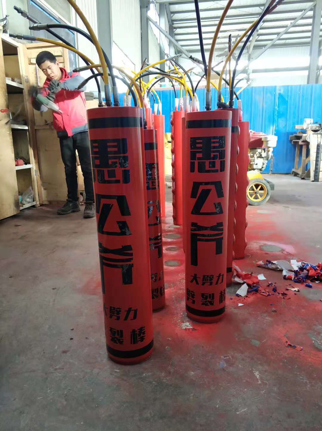 遂寧安居區(qū)戶縣石開采機(jī)器采石工具制造廠家開石機(jī)