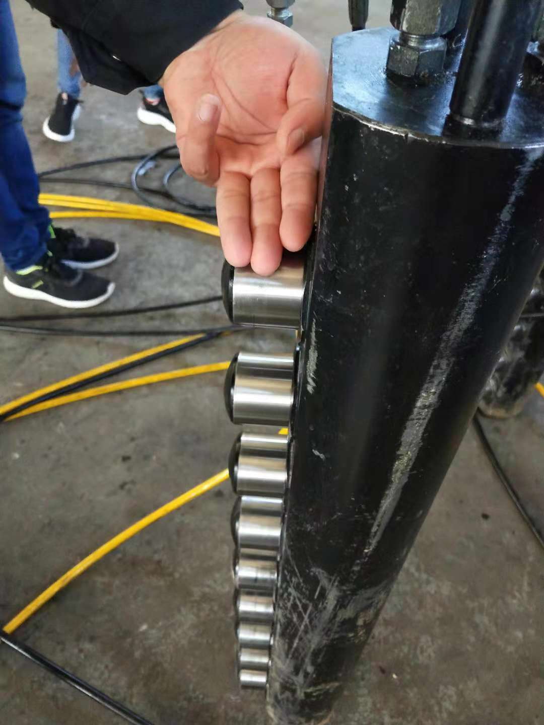 湖南岳陽巖石開采利器劈裂棒不易損壞破石機(jī)