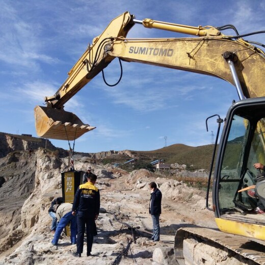 九江共青城市礦山開采無聲靜態(tài)破石頭機器廠家供貨劈裂棒