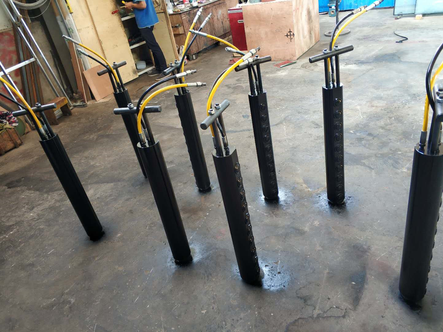 南通如東挖涵洞破石頭液壓劈石機(jī)特多少錢劈裂棒