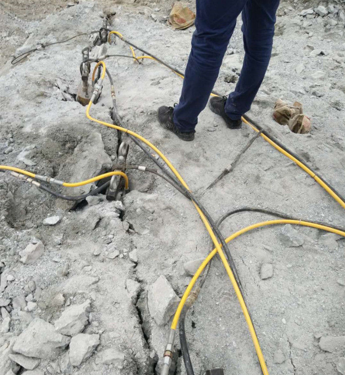 中山阜沙隧道巖石靜態(tài)劈裂機(jī)制造廠家開石機(jī)