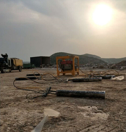 鹽城東臺市硬石開裂開山破石機器廠商出售裂石器