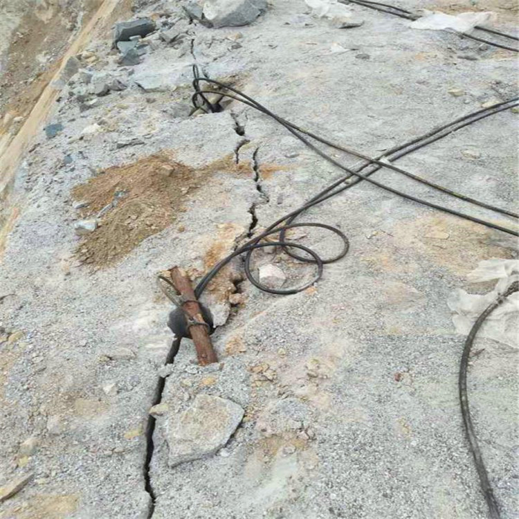 安康平利采石场岩石静态开采劈裂棒生产厂家开石机